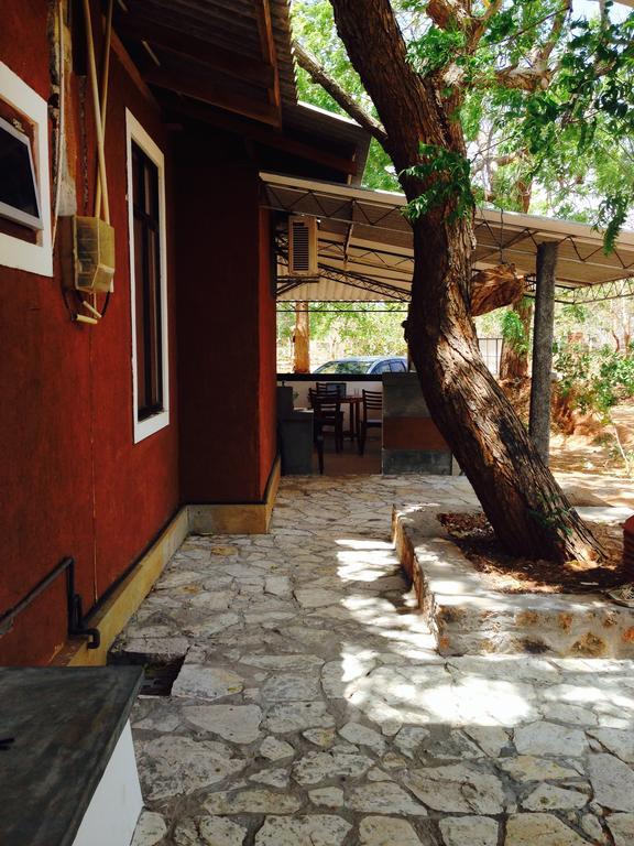 The Summer Corridor - Kataragama Habitación foto
