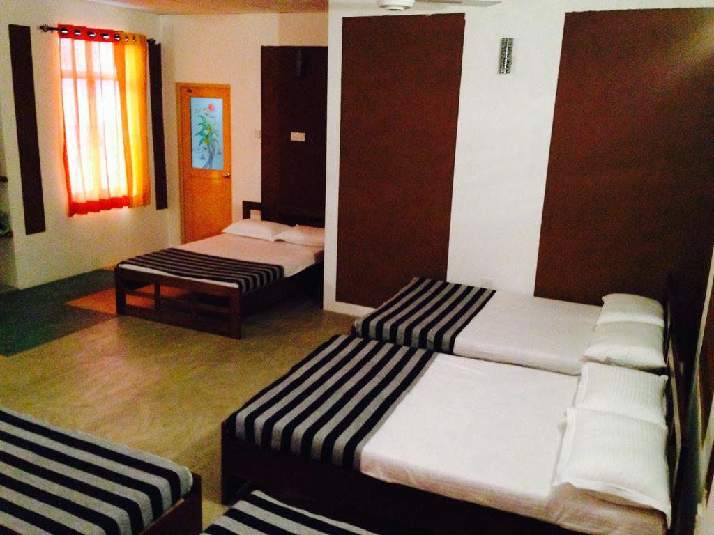 The Summer Corridor - Kataragama Habitación foto
